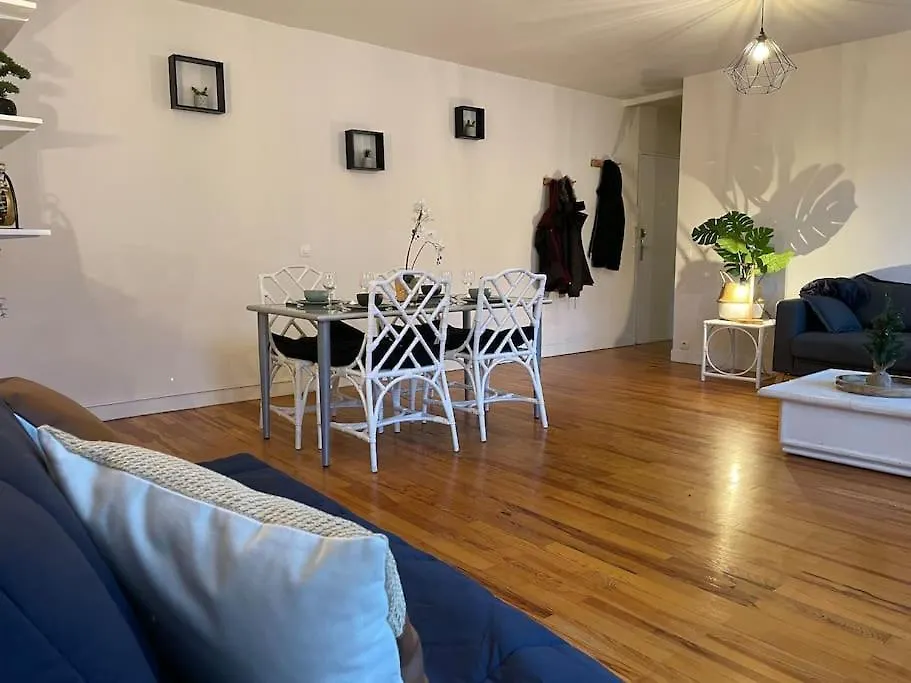 Grand T2 Centre Ville Proche Pistes Ski Et Thermes Bagneres-de-Luchon Apartment