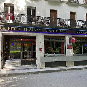 Le Petit Train Hotel